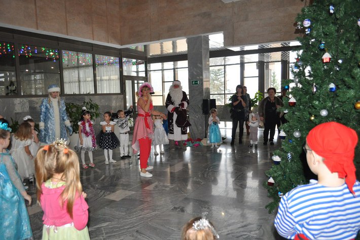 Новогодние ёлки начались. – 6