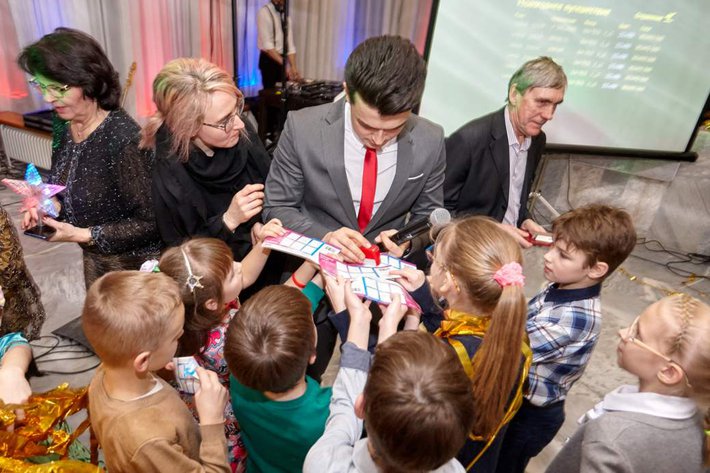 Ведущий и конкурсы.jpg