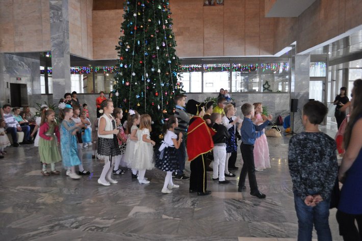 Новогодние ёлки начались. – 1